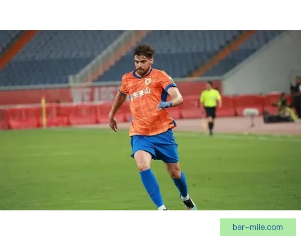 泽卡赛季末伤愈复出首秀为泰山队注入新活力